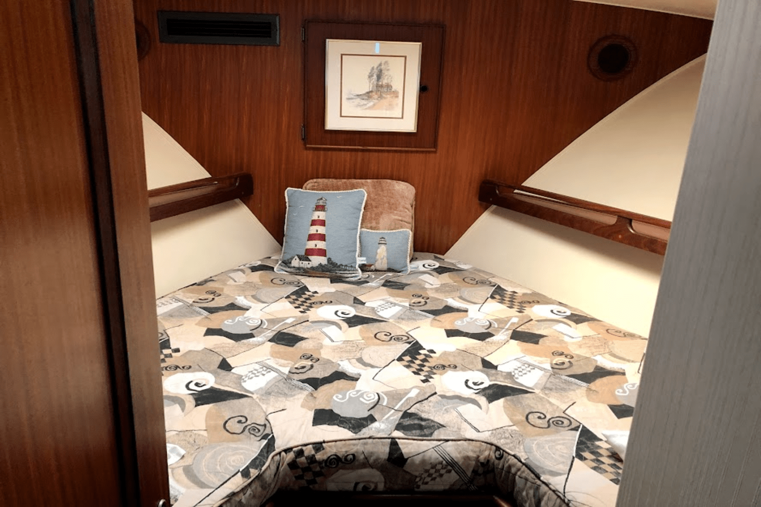 Slide: The Image of Hatteras 36 SPORT FISHERMAN 1986 - 29