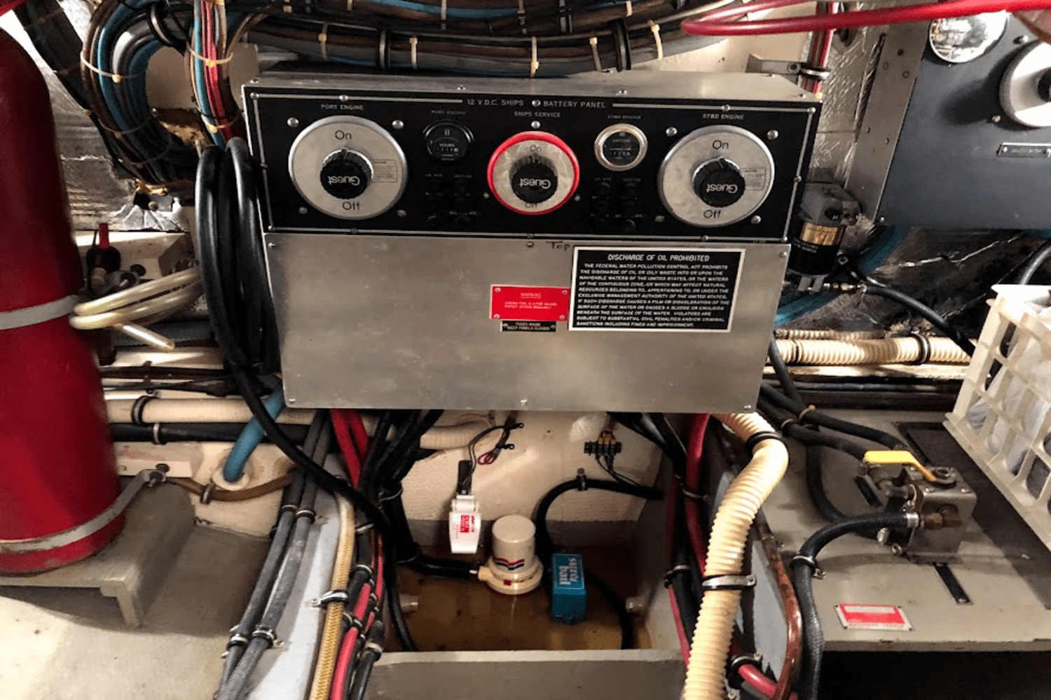 Slide: The Image of Hatteras 36 SPORT FISHERMAN 1986 - 33