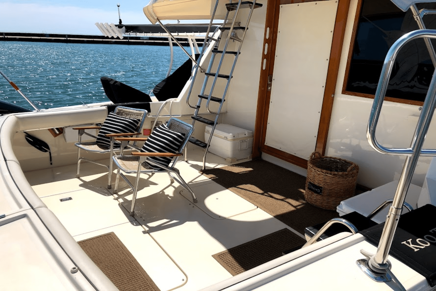 Slide: The Image of Hatteras 36 SPORT FISHERMAN 1986 - 6