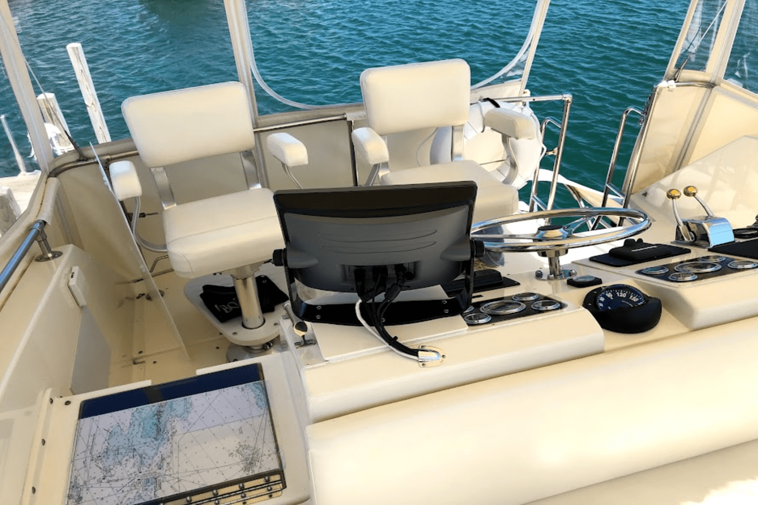 Slide: The Image of Hatteras 36 SPORT FISHERMAN 1986 - 8