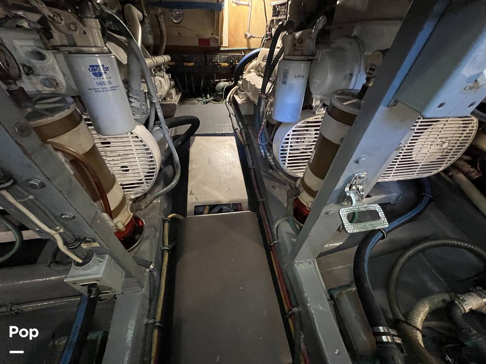Slide: The Image of Hatteras 40 Double Cabin 1989 - 15124024