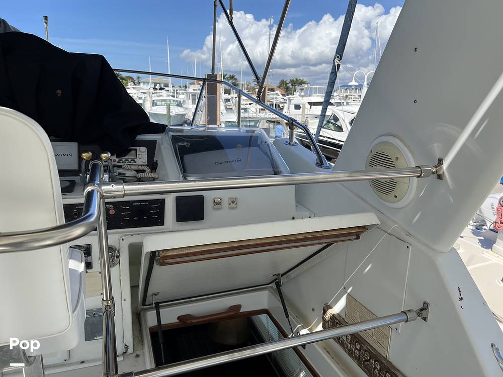 Slide: The Image of Hatteras 40 Double Cabin 1989 - 15124029