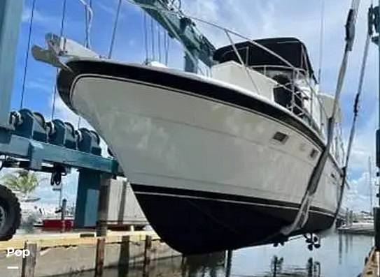 Slide: The Image of Hatteras 40 Double Cabin 1989 - 15645398