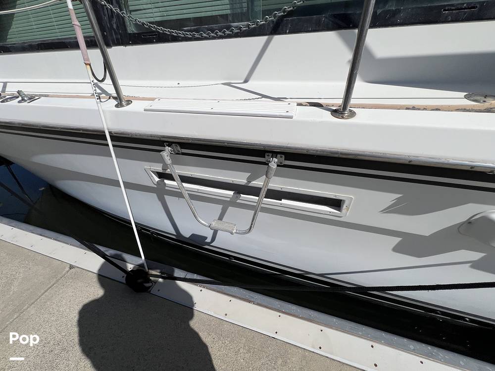 Slide: The Image of Hatteras 40 Double Cabin 1989 - 15123806