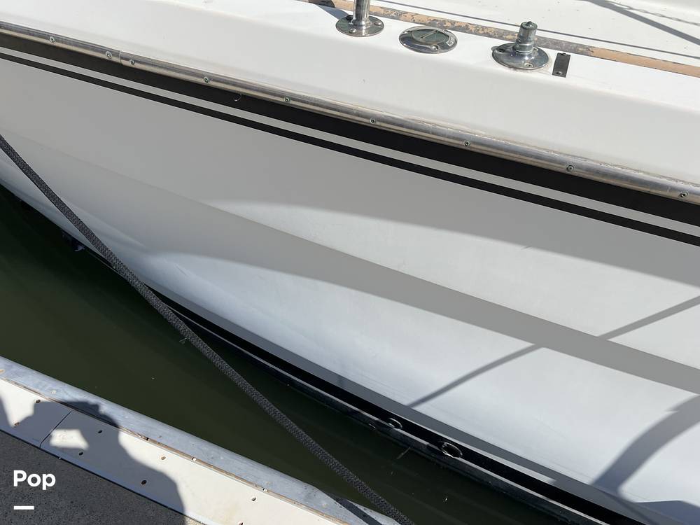 Slide: The Image of Hatteras 40 Double Cabin 1989 - 15123808