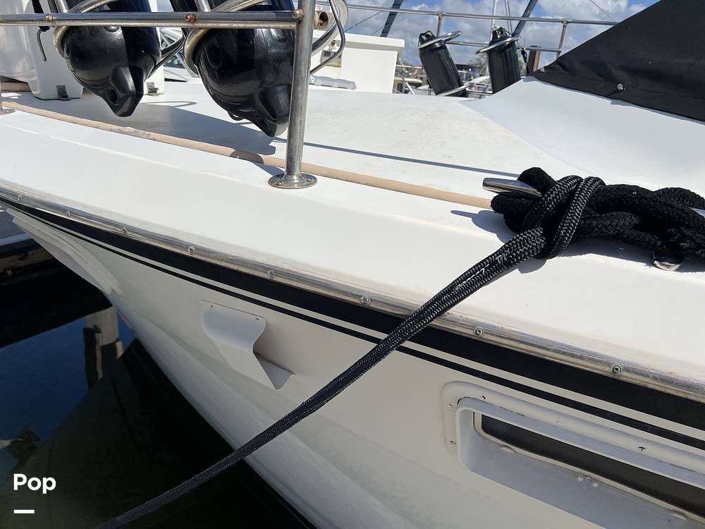 Slide: The Image of Hatteras 40 Double Cabin 1989 - 15123813