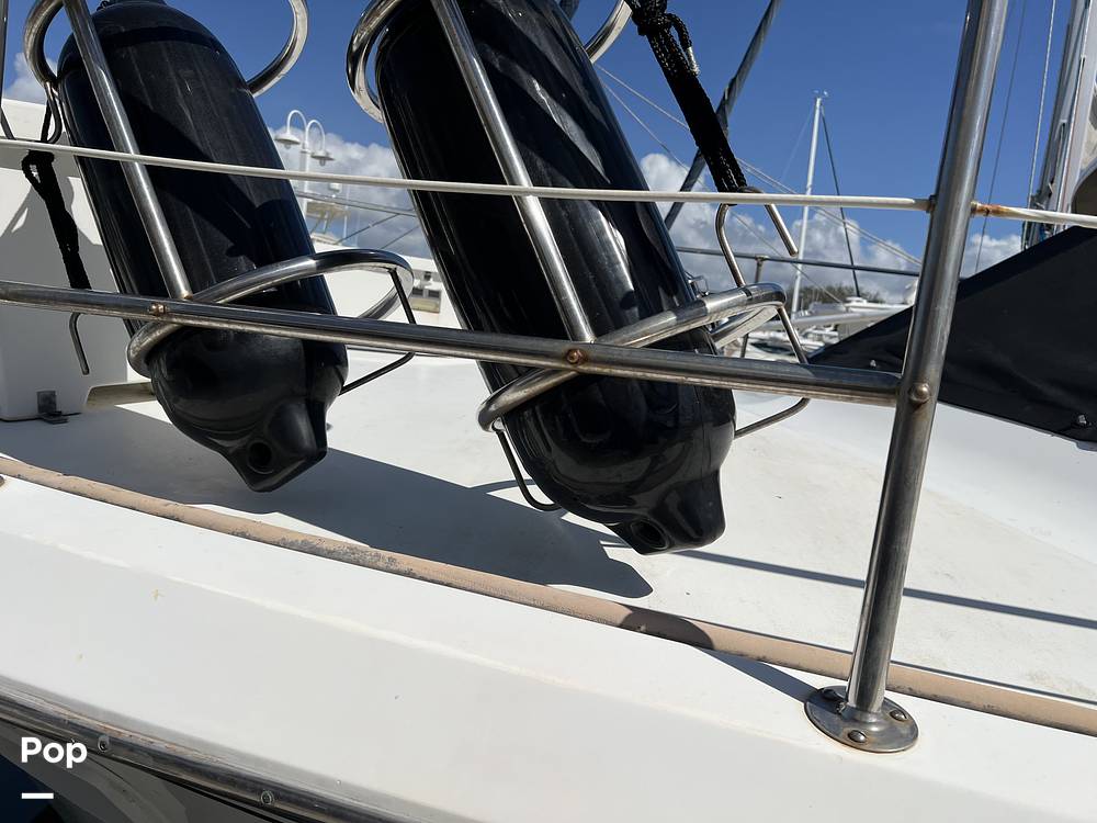 Slide: The Image of Hatteras 40 Double Cabin 1989 - 15123814