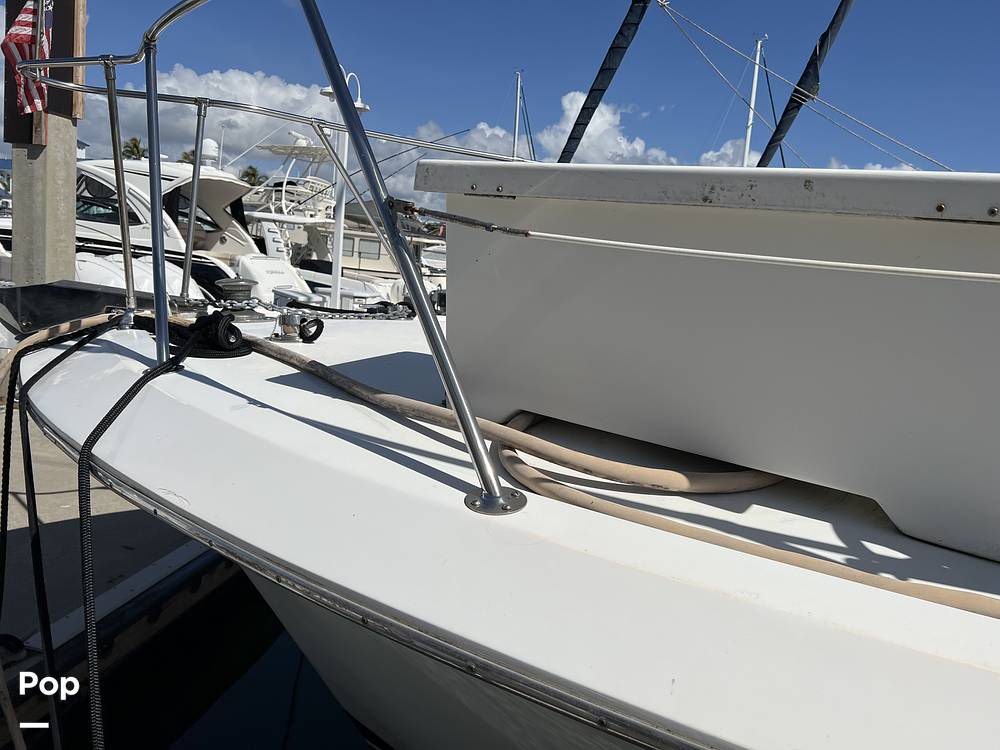 Slide: The Image of Hatteras 40 Double Cabin 1989 - 15123816