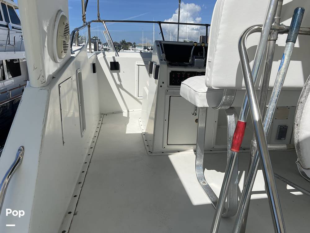 Slide: The Image of Hatteras 40 Double Cabin 1989 - 15123837