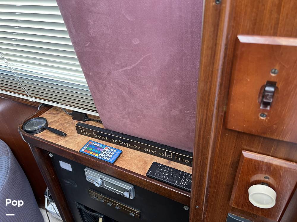 Slide: The Image of Hatteras 40 Double Cabin 1989 - 15123880