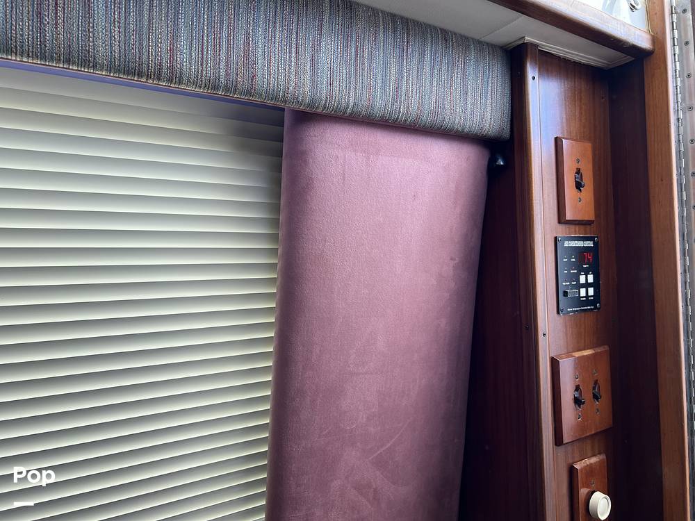 Slide: The Image of Hatteras 40 Double Cabin 1989 - 15123882