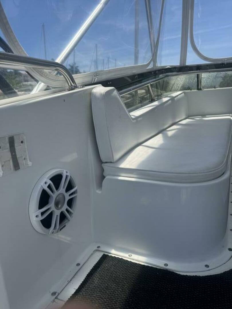 Slide: The Image of Hatteras 42 Convertible 1989 - 5500603