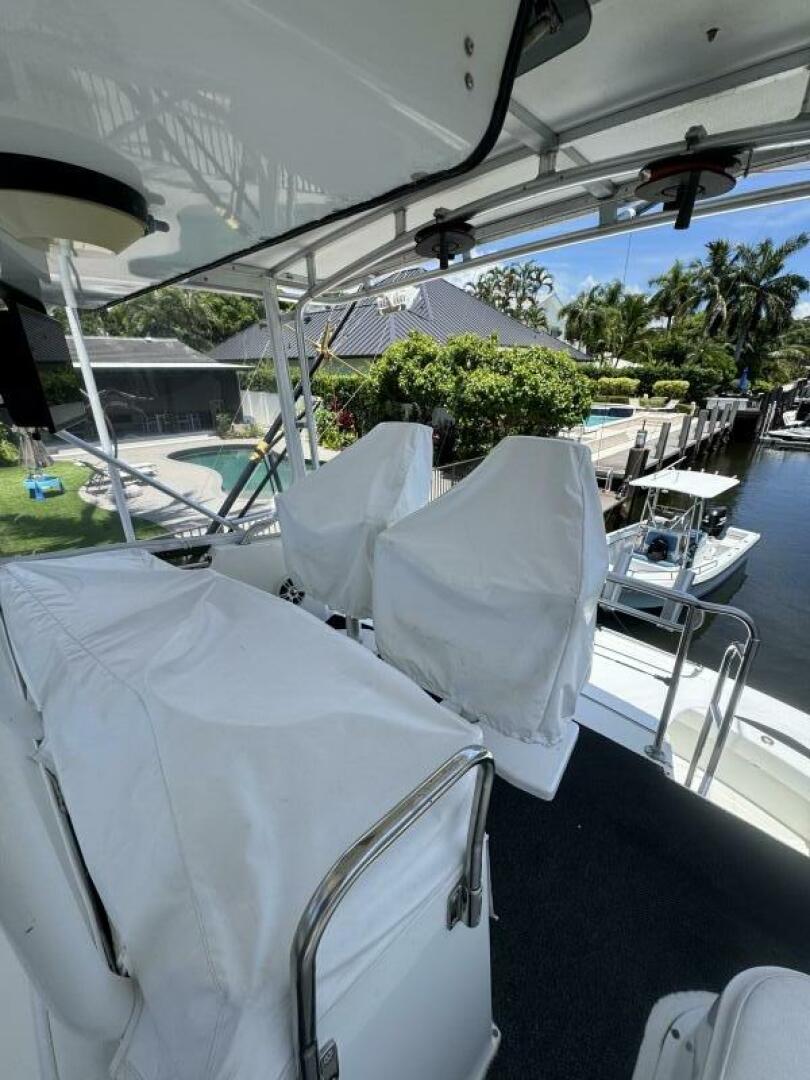 Slide: The Image of Hatteras 42 Convertible 1989 - 5500606