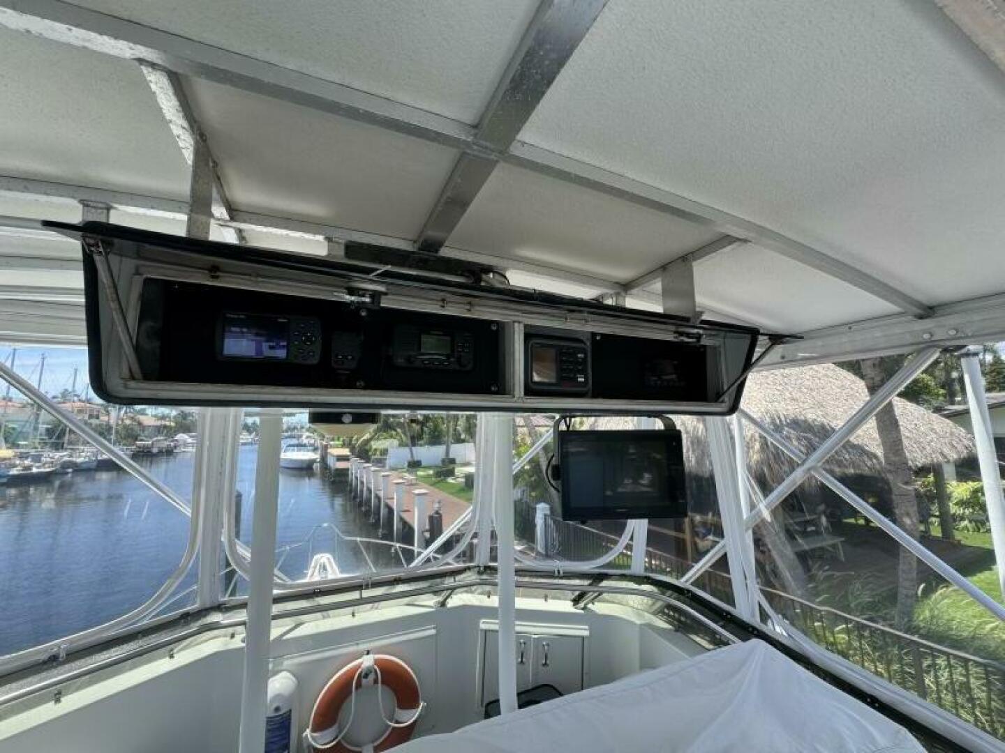 Slide: The Image of Hatteras 42 Convertible 1989 - 5500605