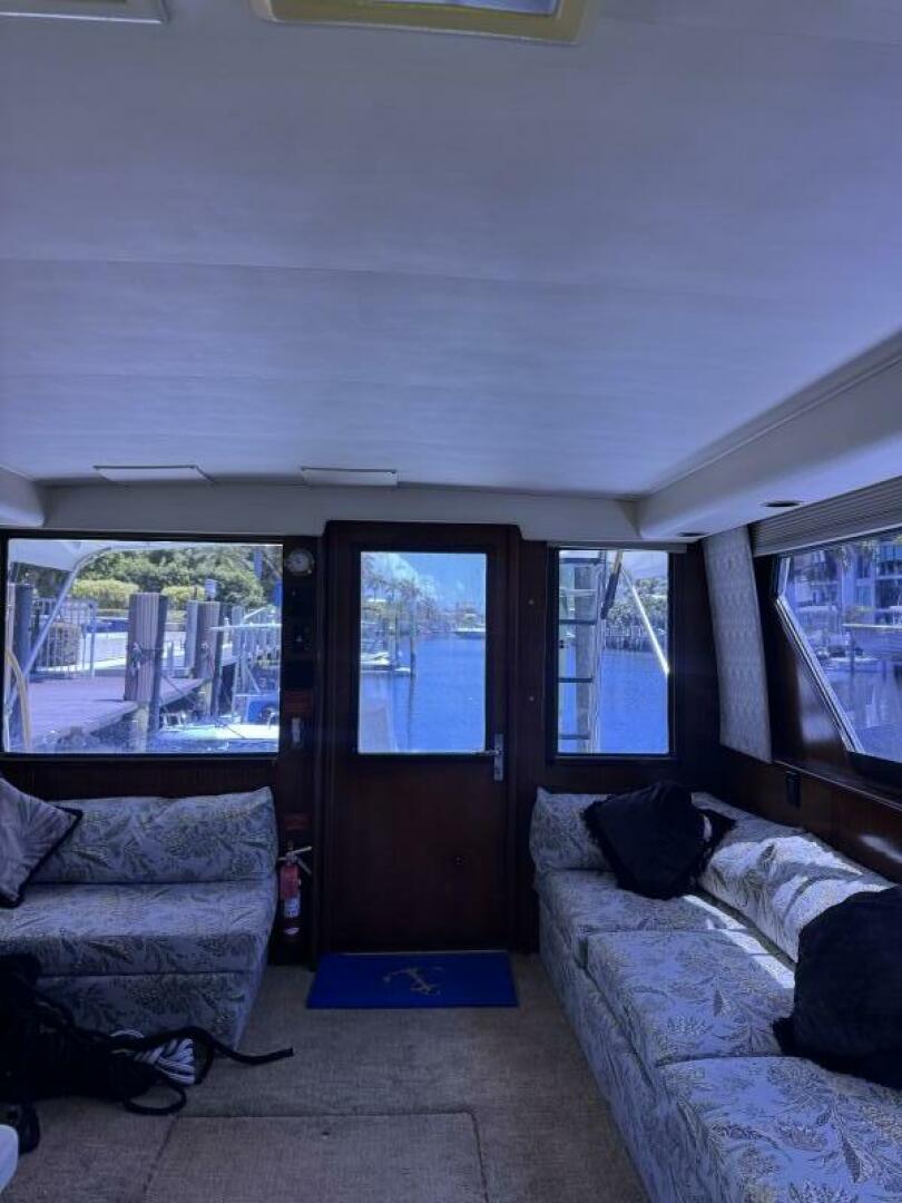 Slide: The Image of Hatteras 42 Convertible 1989 - 5500599