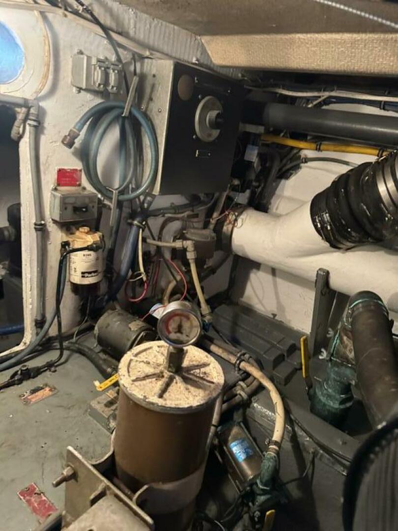 Slide: The Image of Hatteras 42 Convertible 1989 - 5500601