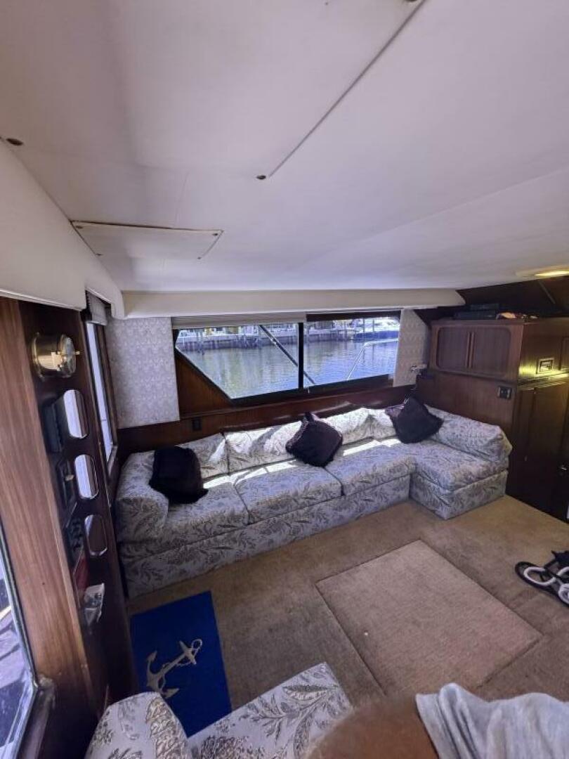 Slide: The Image of Hatteras 42 Convertible 1989 - 5500588
