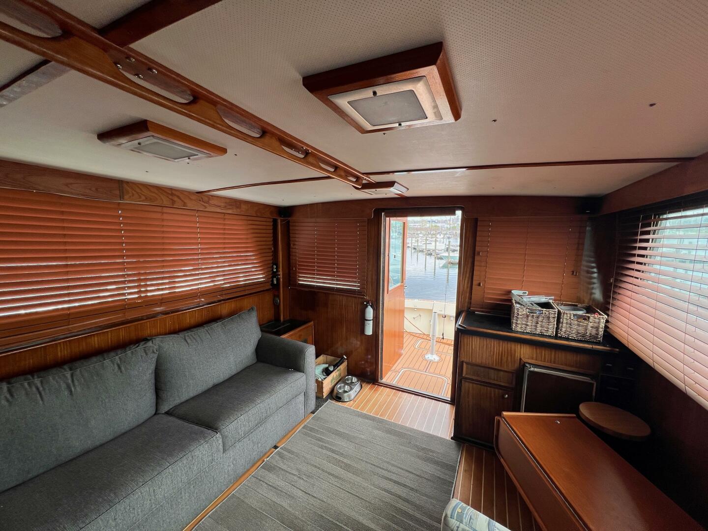 Slide: The Image of Hatteras 43 Convertible 1979 - 6
