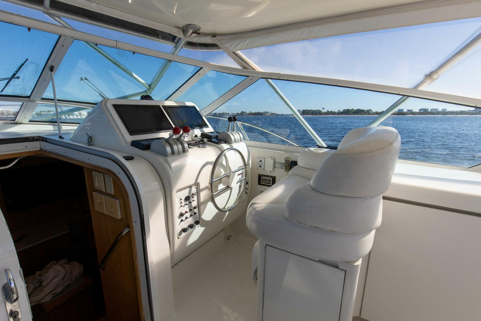 Slide: The Image of 1997 43 Hatteras Sport Express Freebird Helm (1) - 5045903