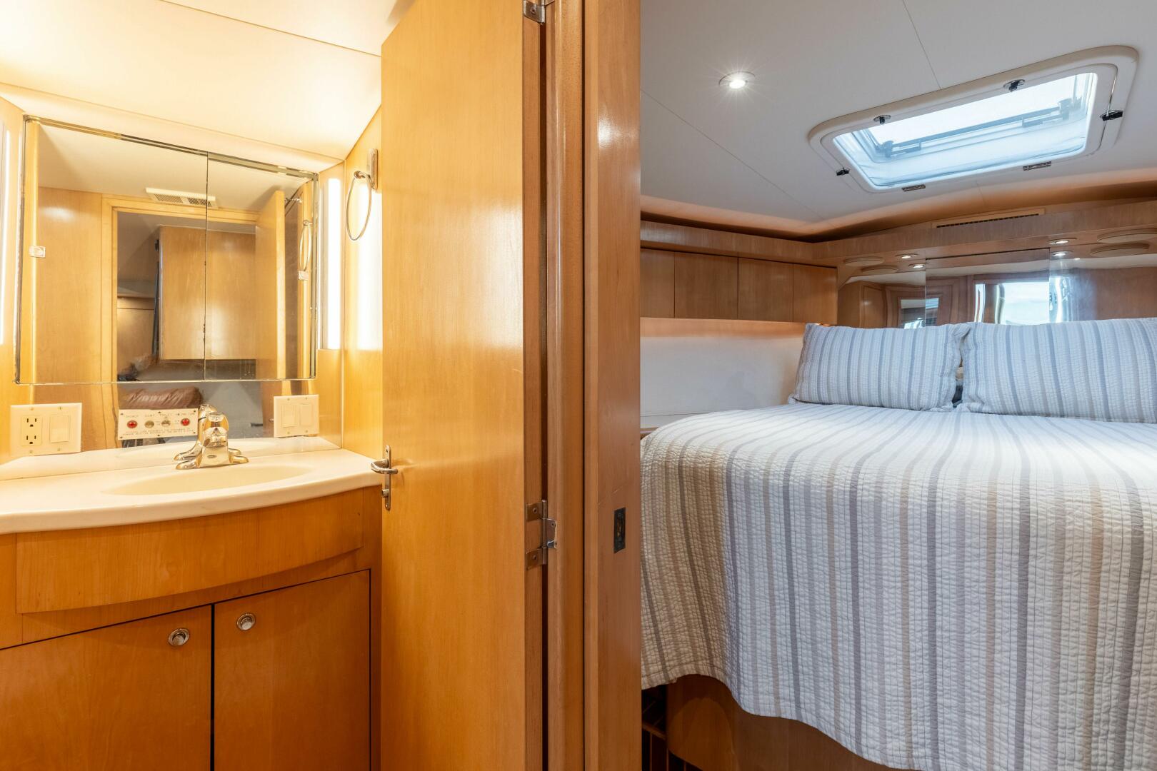 Slide: The Image of 1997 43 Hatteras Sport Express Freebird Head (1) - 5045901