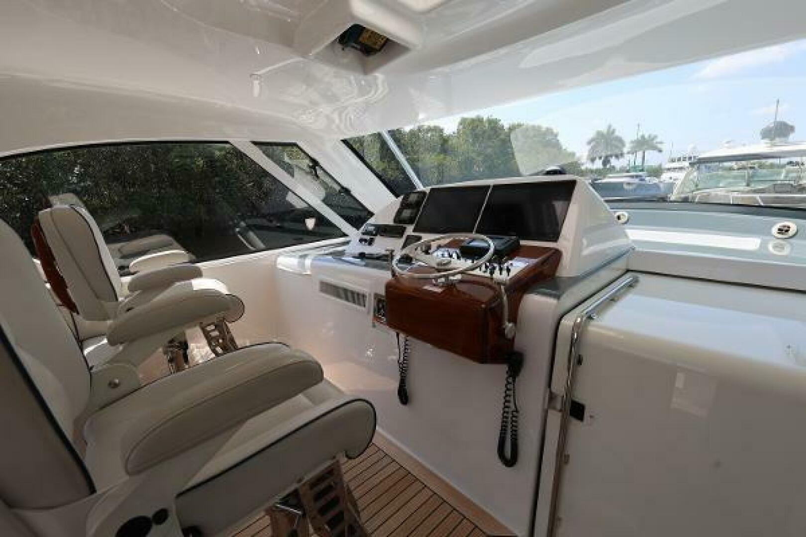 Slide: The Image of Hatteras 45 Express Sportfish 2018 - 5117067