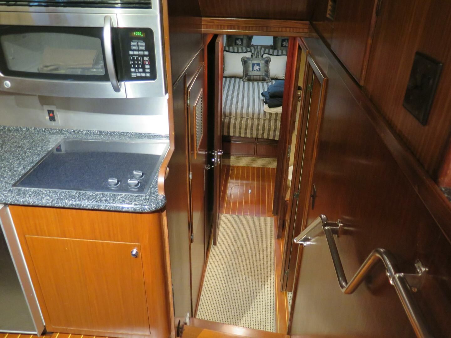 Slide: The Image of 1988 Hatteras 48 Convertible - SQUARED AWAY - 4248256