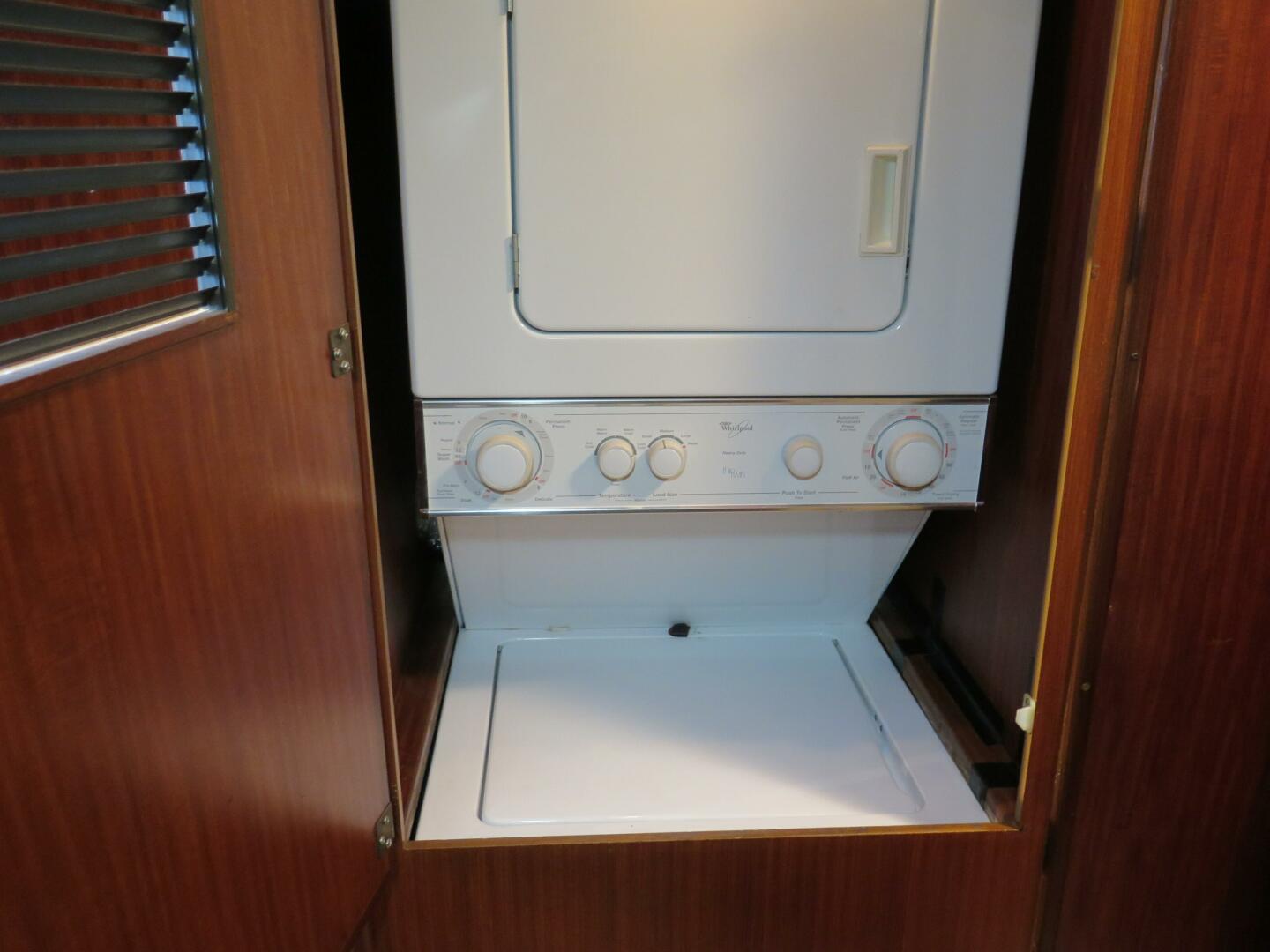 Slide: The Image of 1988 Hatteras 48 Convertible - SQUARED AWAY - 4248278