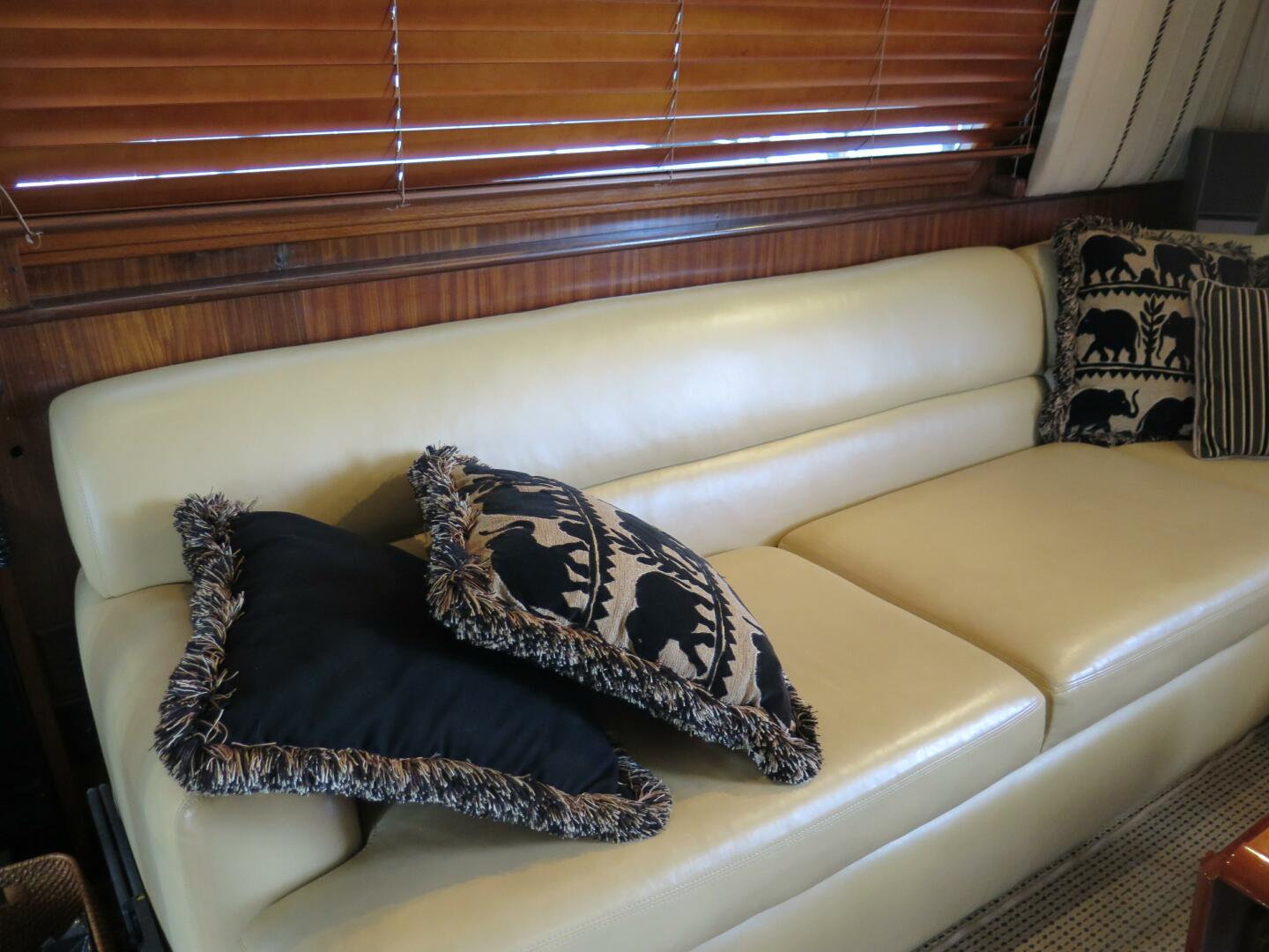 Slide: The Image of 1988 Hatteras 48 Convertible - SQUARED AWAY - 4248250