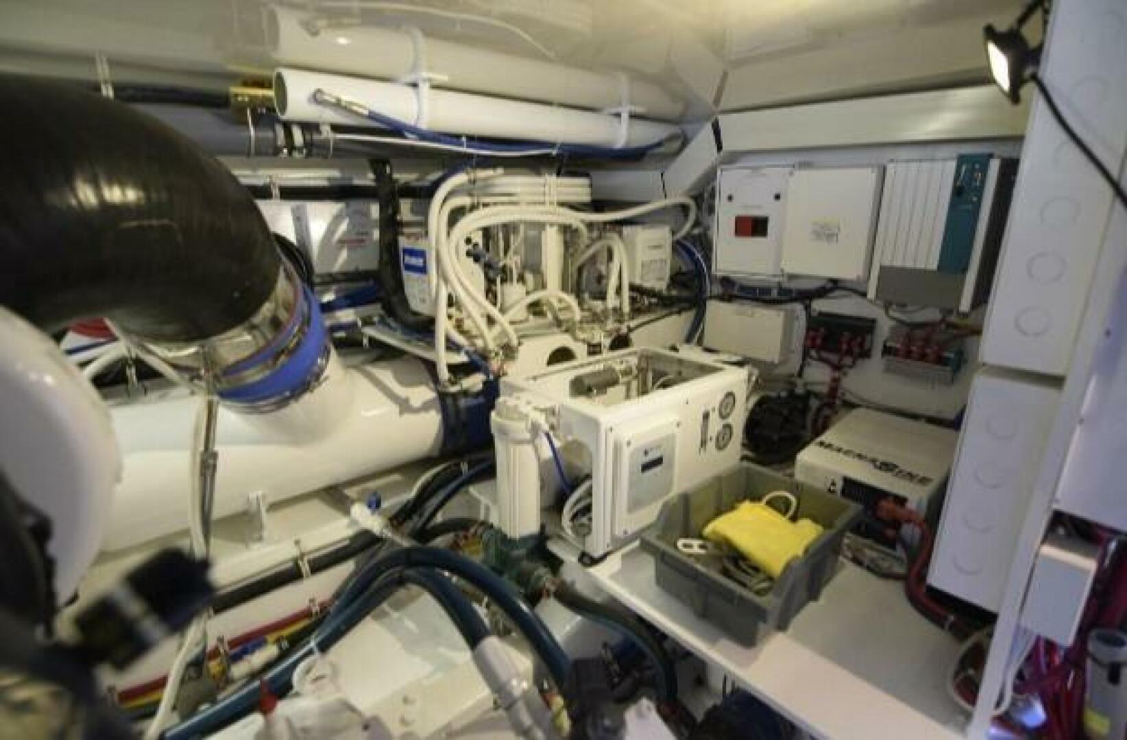 Slide: The Image of 2006 Hatteras 50 Convertible 'Burnin Daylight' - 4674085