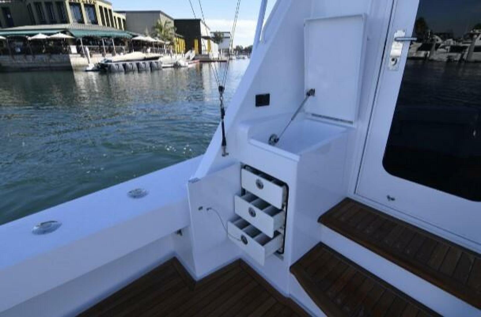 Slide: The Image of 2006 Hatteras 50 Convertible 'Burnin Daylight' - 4674048