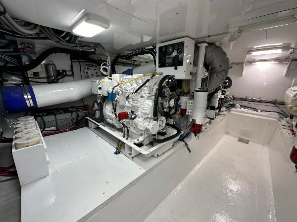 Slide: The Image of Hatteras 52 Convertible 1986 - 60