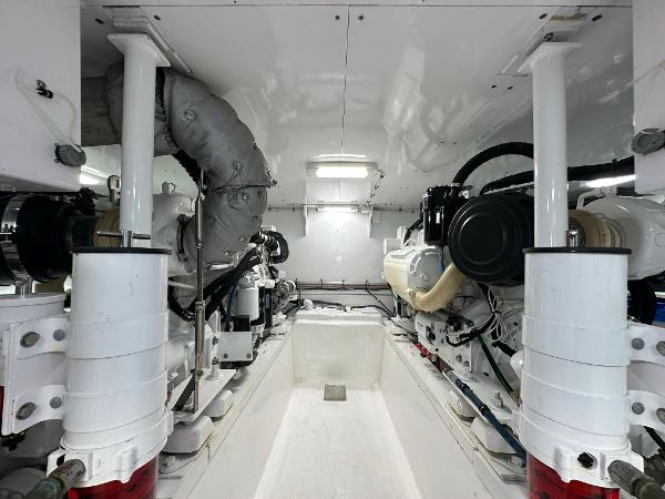 Slide: The Image of Hatteras 52 Convertible 1986 - 72