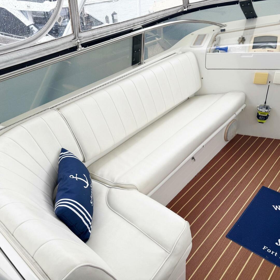 Slide: The Image of Flybridge Port Seating - 4978186