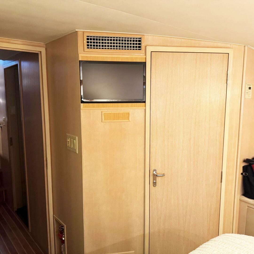 Slide: The Image of Master Stateroom - 4978204
