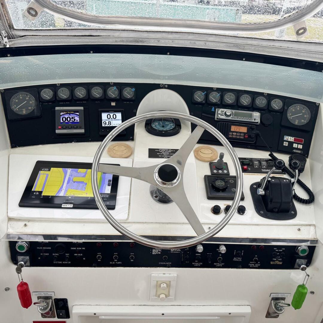 Slide: The Image of Flybridge Helm - 4978182