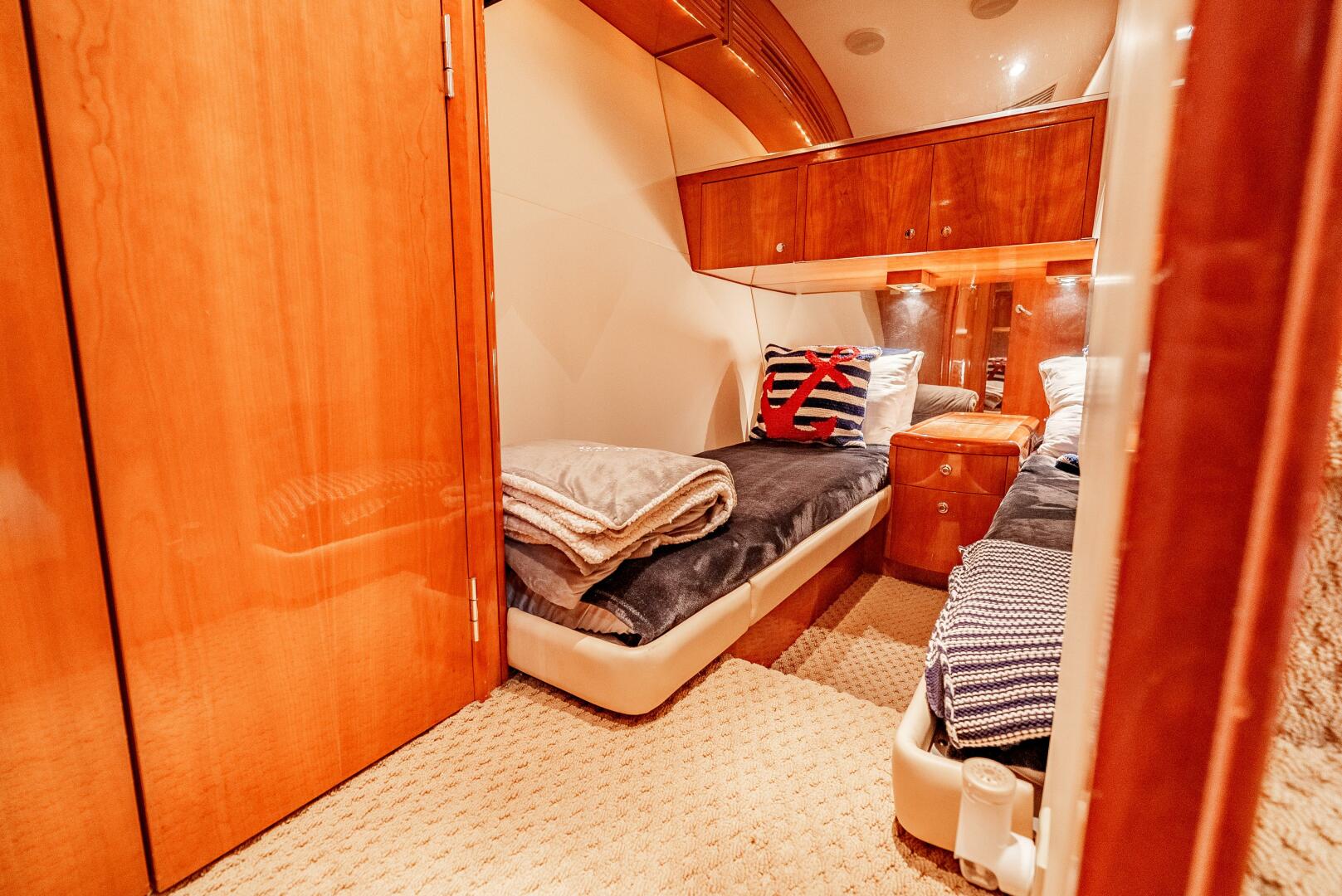 Slide: The Image of 2004 Hatteras 54 Convertible - 5362583