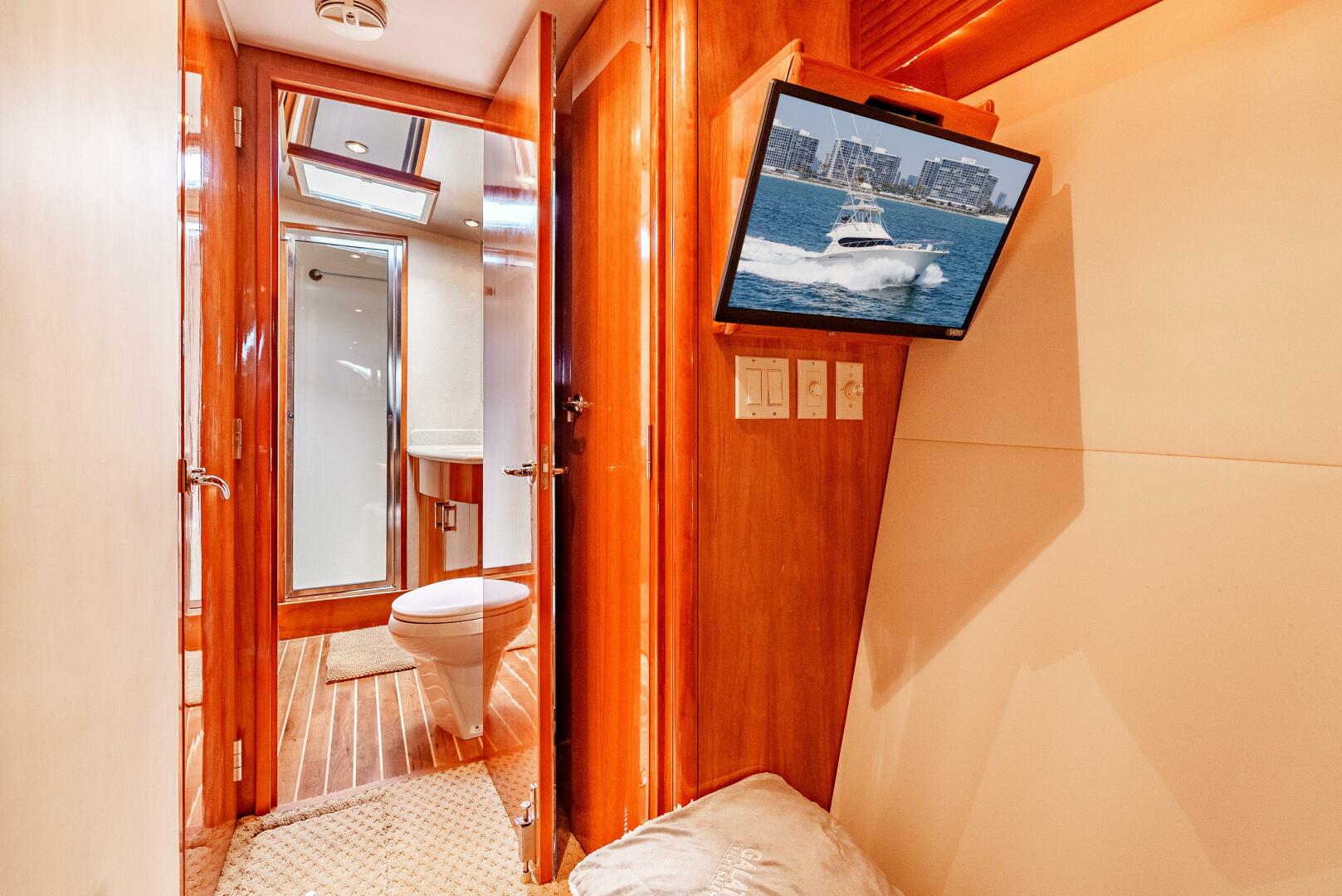 Slide: The Image of 2004 Hatteras 54 Convertible - 5362560