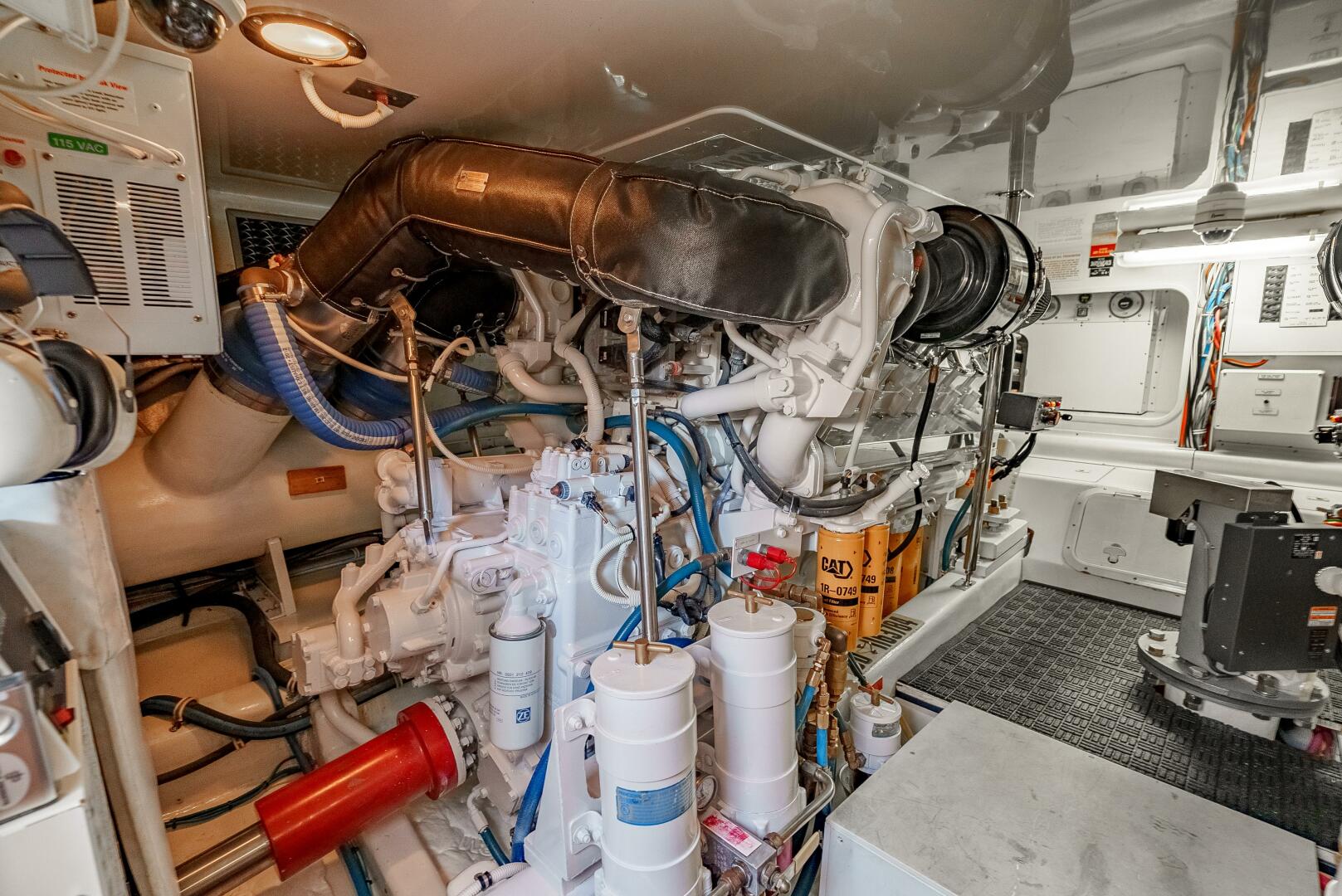 Slide: The Image of 2004 Hatteras 54 Convertible - 5362603