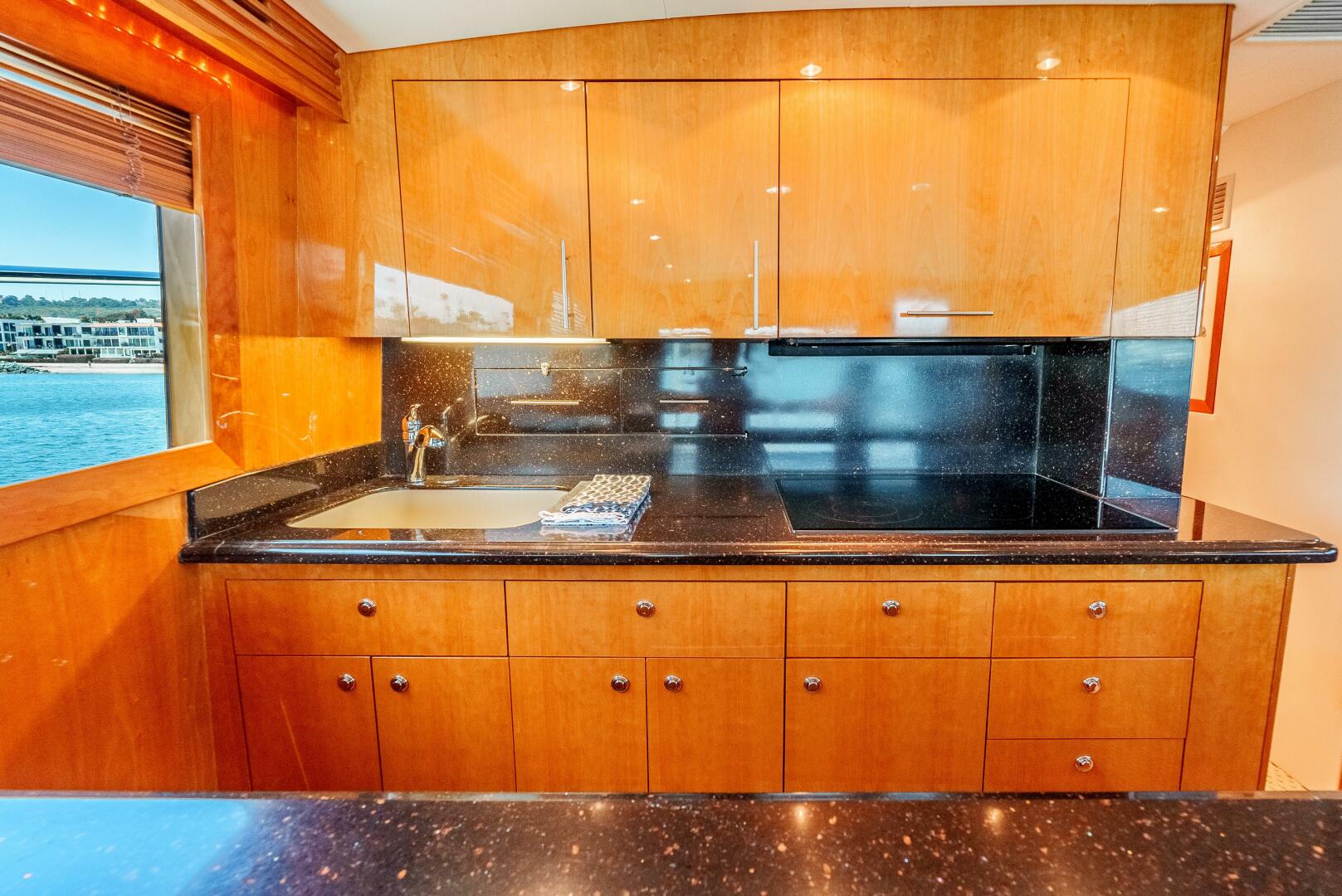 Slide: The Image of 2004 Hatteras 54 Convertible  - 5362566