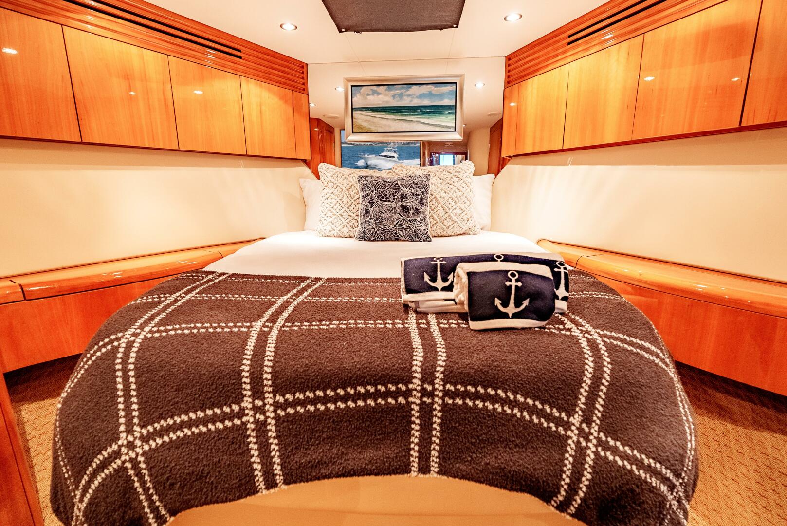 Slide: The Image of 2004 Hatteras 54 Convertible Guest Stateroom - 5362578