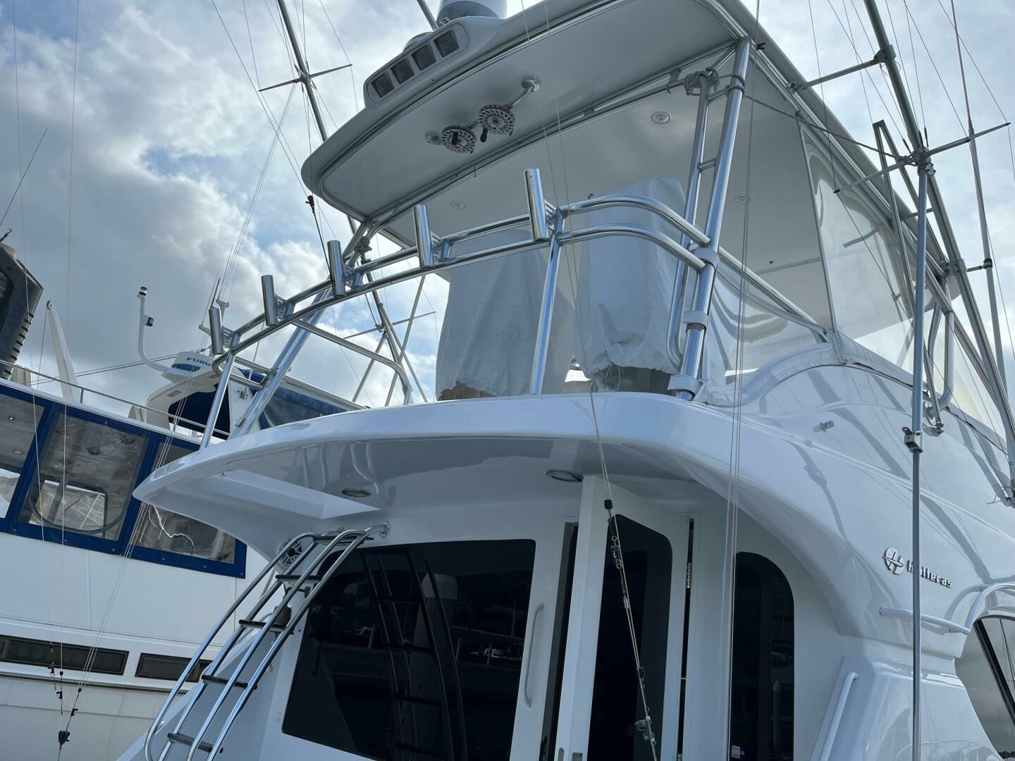Slide: The Image of 2005 Hatteras 54 Convertible - HEADQUARTERS - 4471452