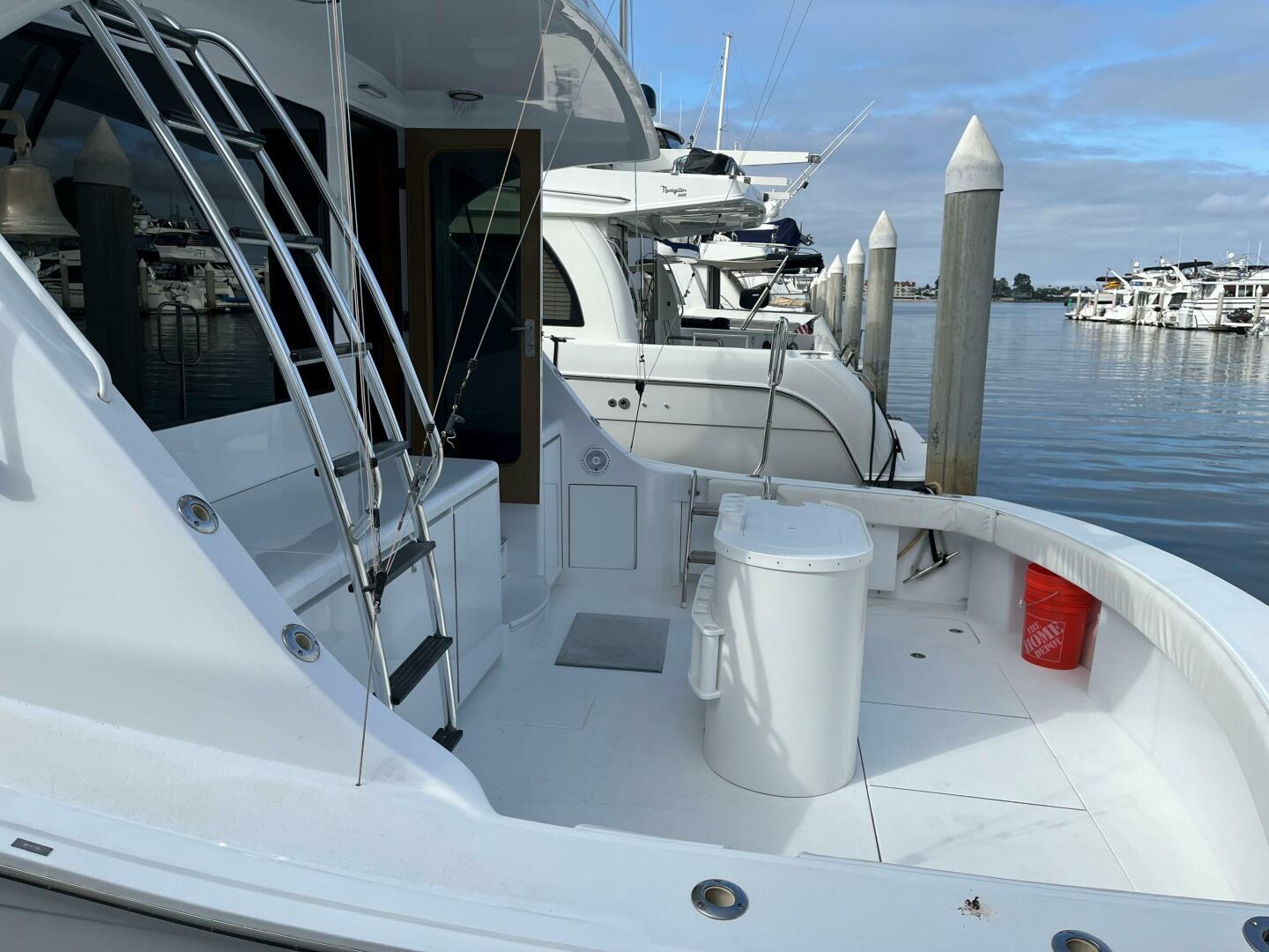 Slide: The Image of 2005 Hatteras 54 Convertible - HEADQUARTERS - 4471439