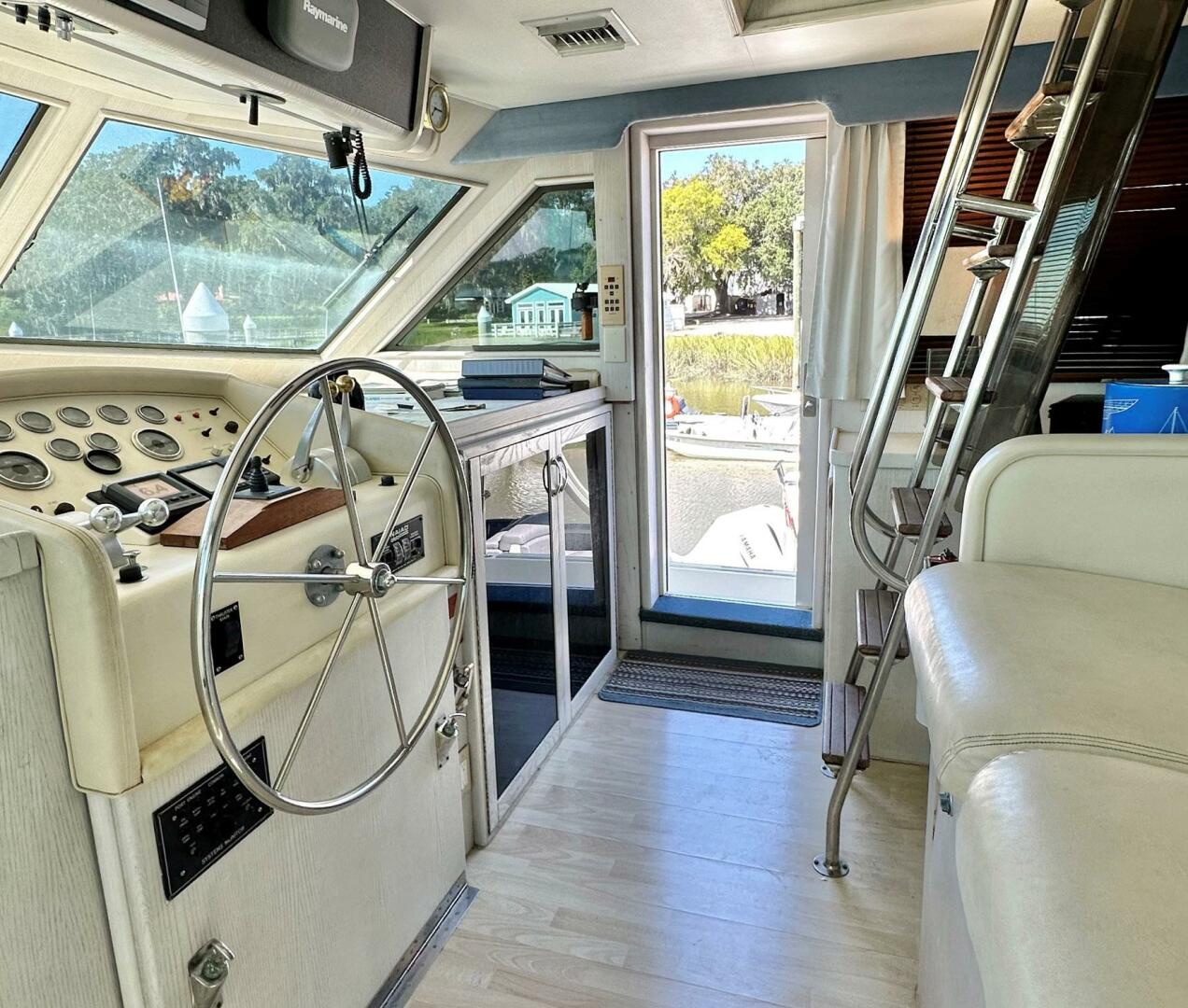 Slide: The Image of Hatteras 54 MotorYacht 1987 - 5103151