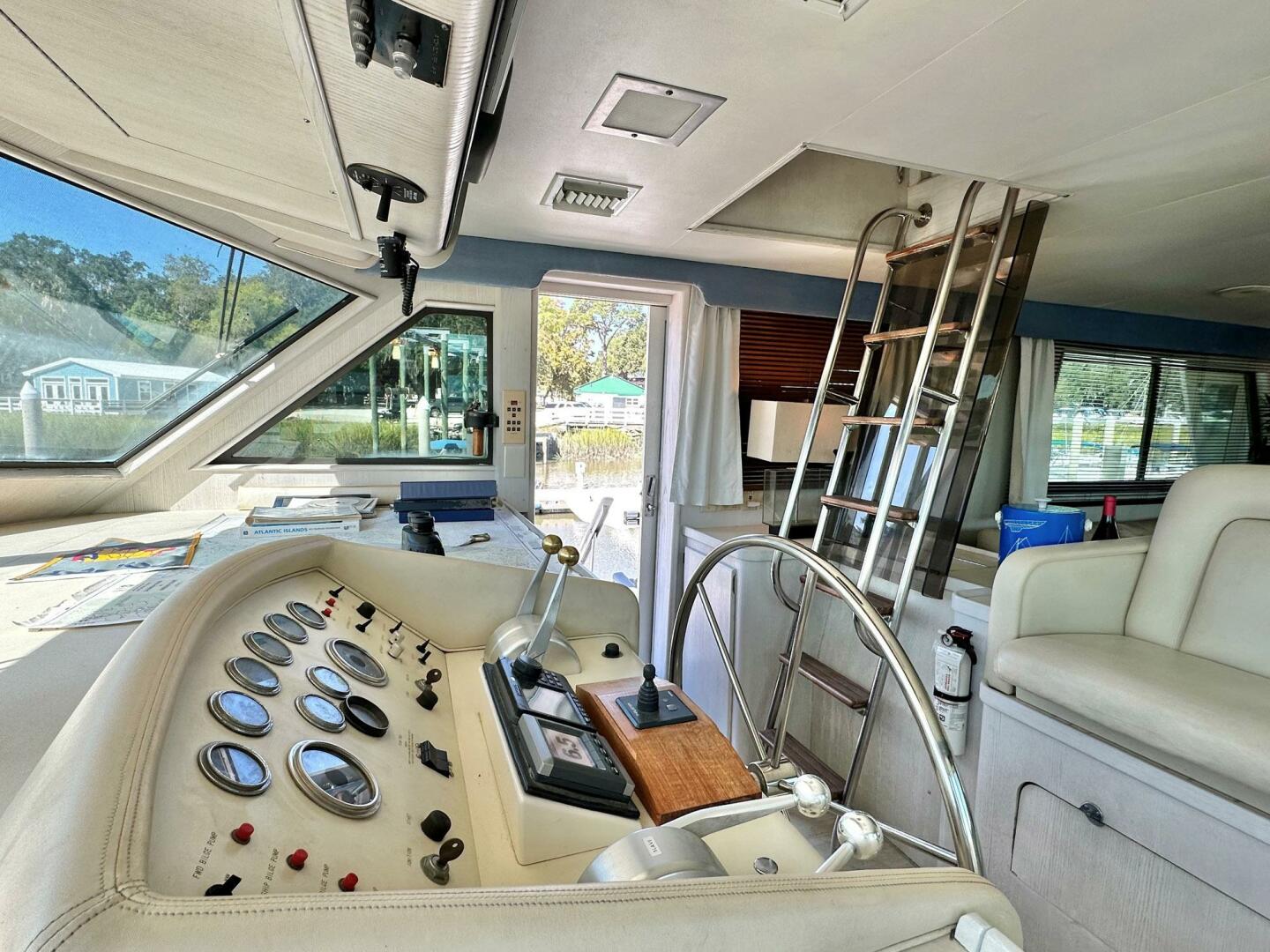 Slide: The Image of Hatteras 54 MotorYacht 1987 - 5103155