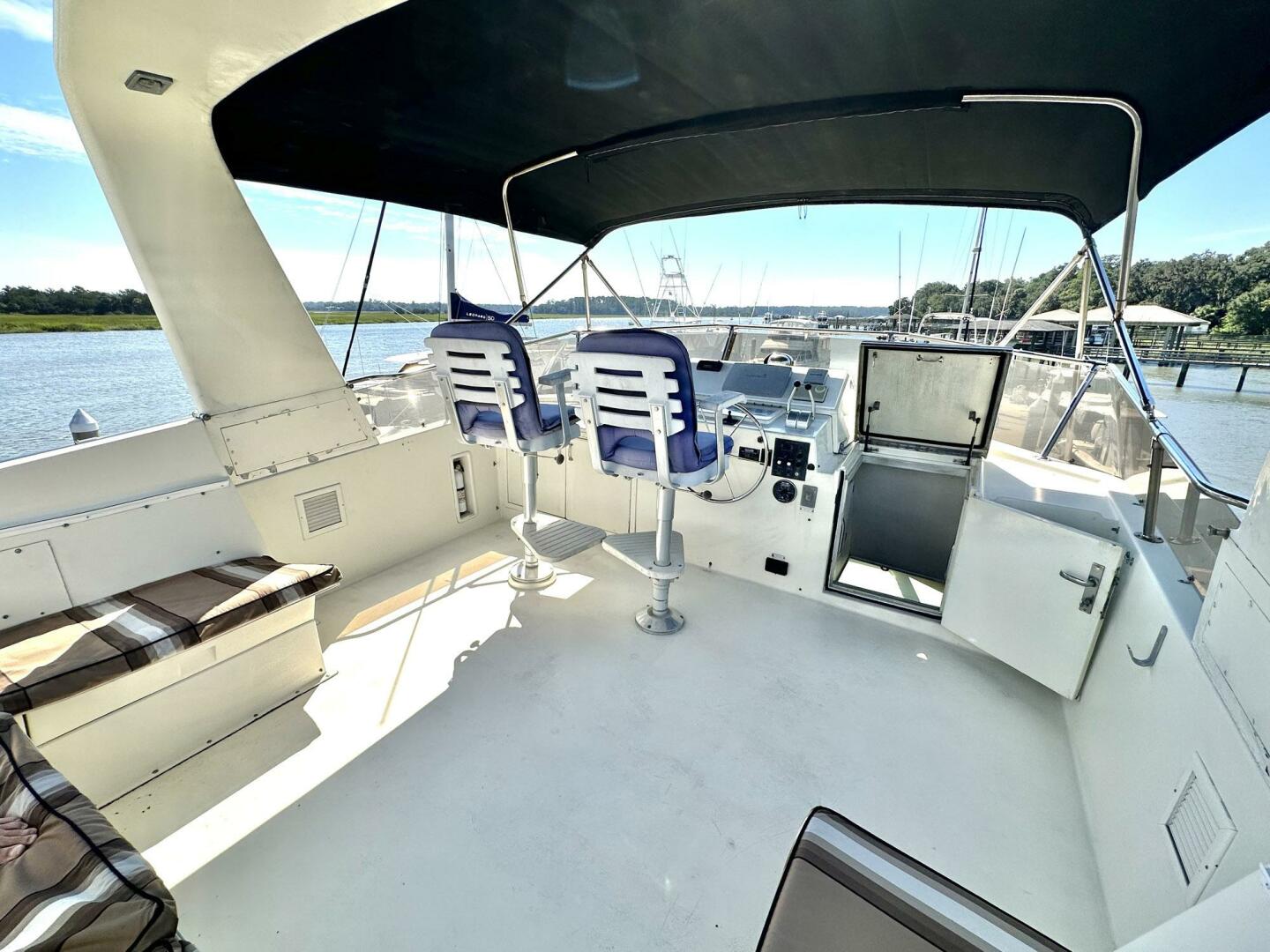 Slide: The Image of Hatteras 54 MotorYacht 1987 - 5103189