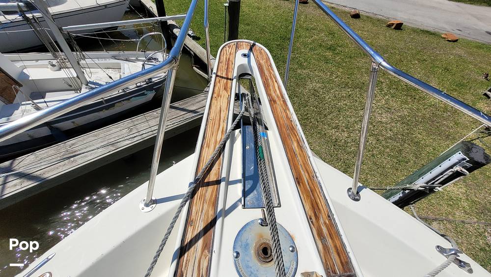 Slide: The Image of Hatteras 58 Fisherman 1979 - 10299221