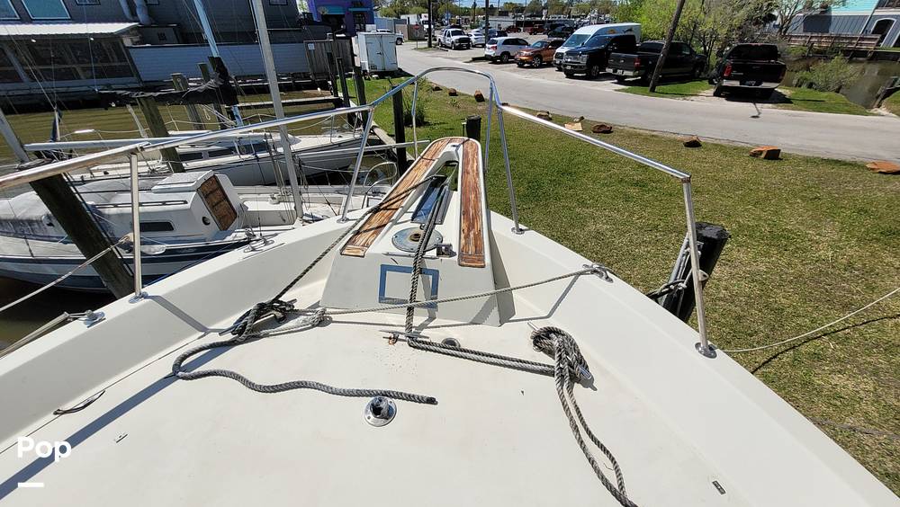 Slide: The Image of Hatteras 58 Fisherman 1979 - 10299225