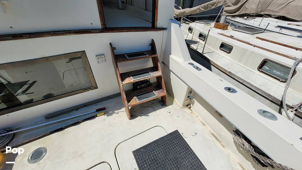 Slide: The Image of Hatteras 58 Fisherman 1979 - 10299253