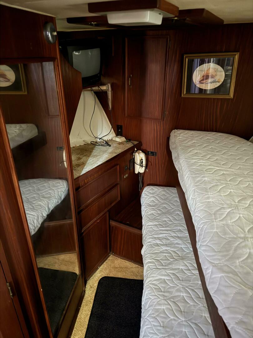 Slide: The Image of Hatteras 58MY 1980 - 5284858