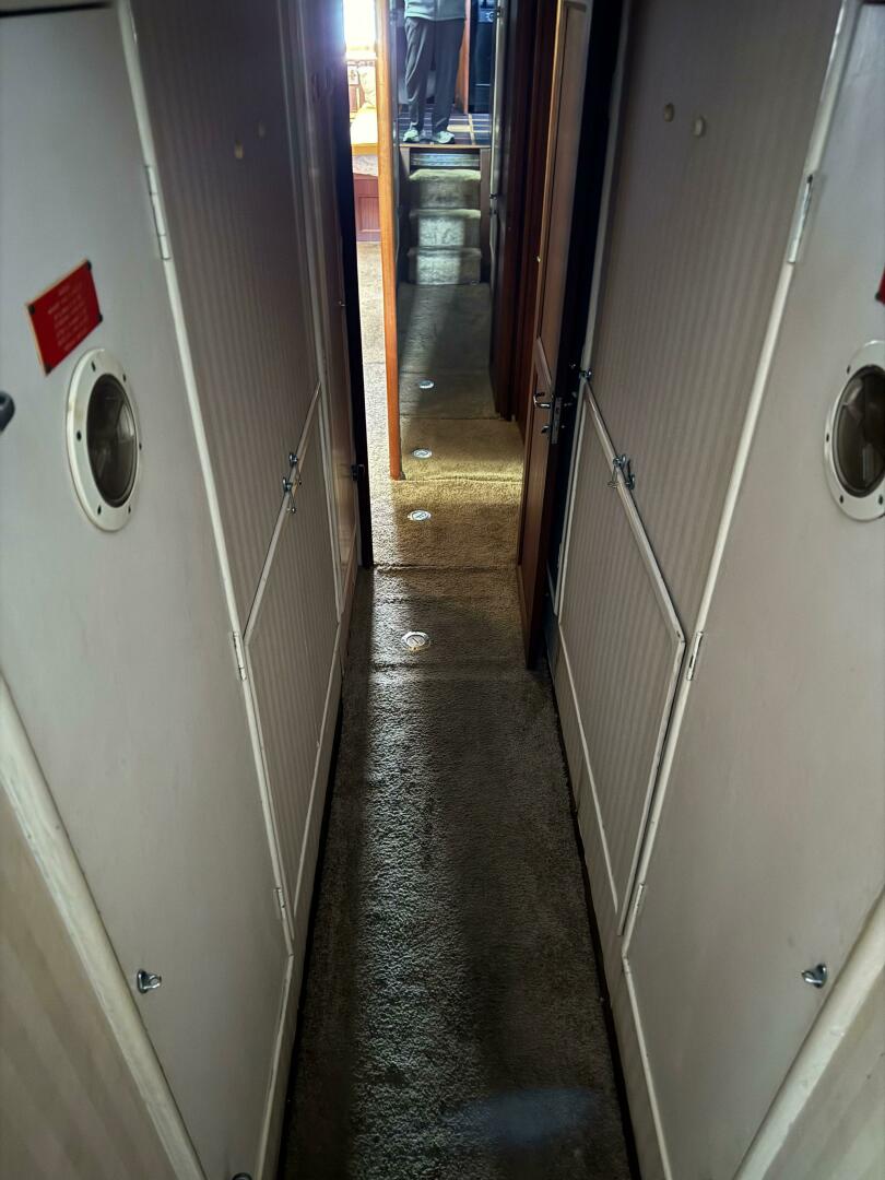 Slide: The Image of Hatteras 58MY 1980 - 5284860